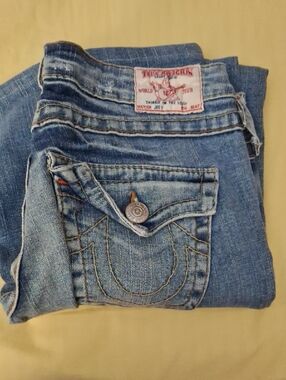 True Religion Women's Medium Blue Straight-Leg Jeans with Signature Pocket